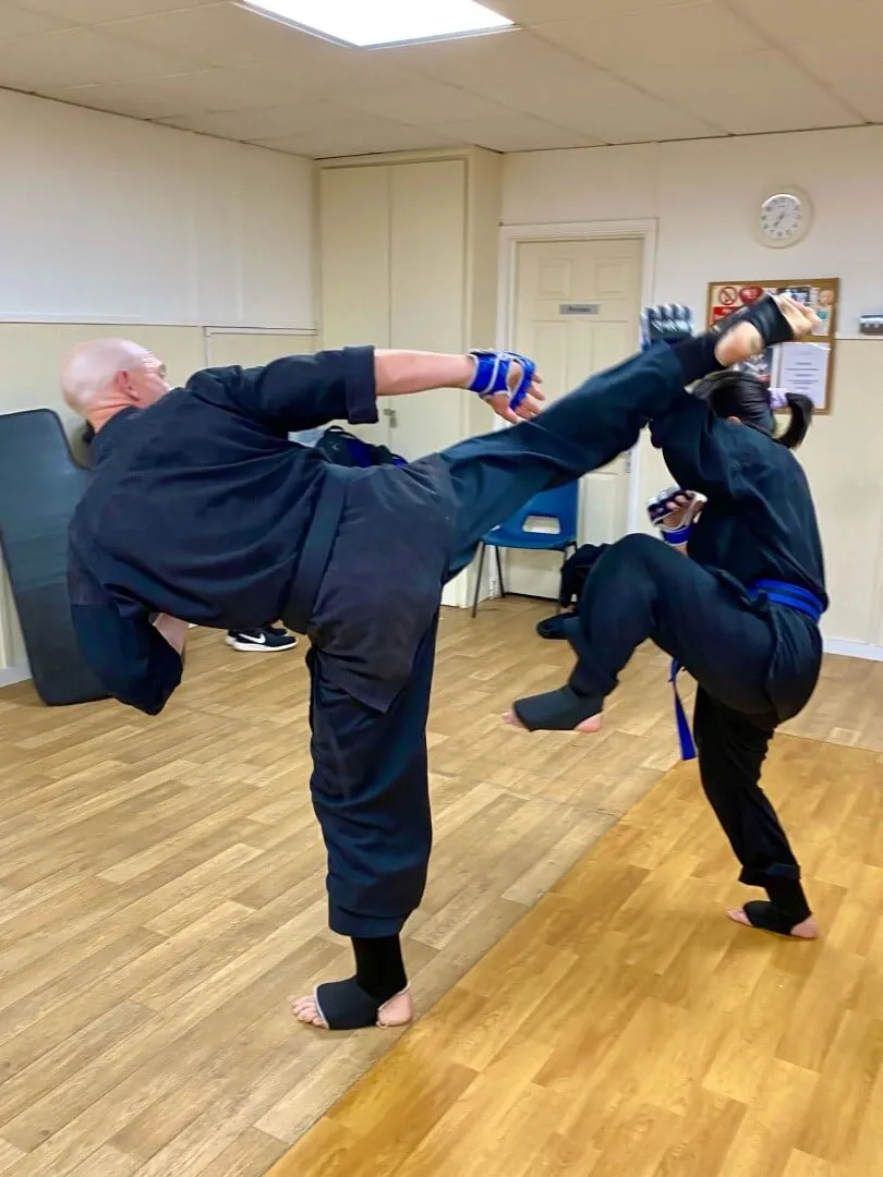 /_app/immutable/assets/Karate_classes_for_adults_in_Bracknell.aedd693a.webp