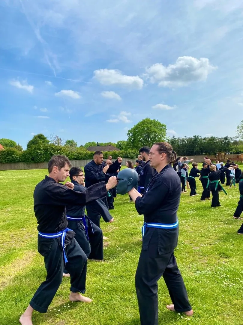 /_app/immutable/assets/Self_Defence_classes_for_adults_in_Maidenhead.f4bfb062.webp