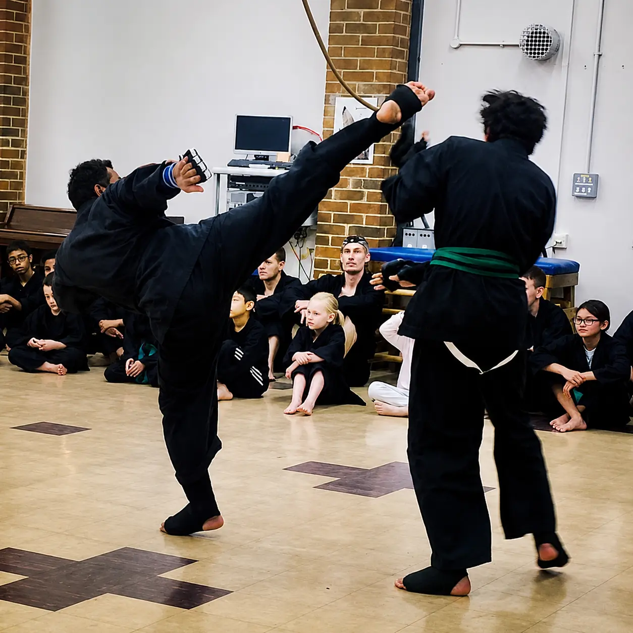 John Moses of Shuhari Self Defence Bracknell sparring with a student in a martial arts class