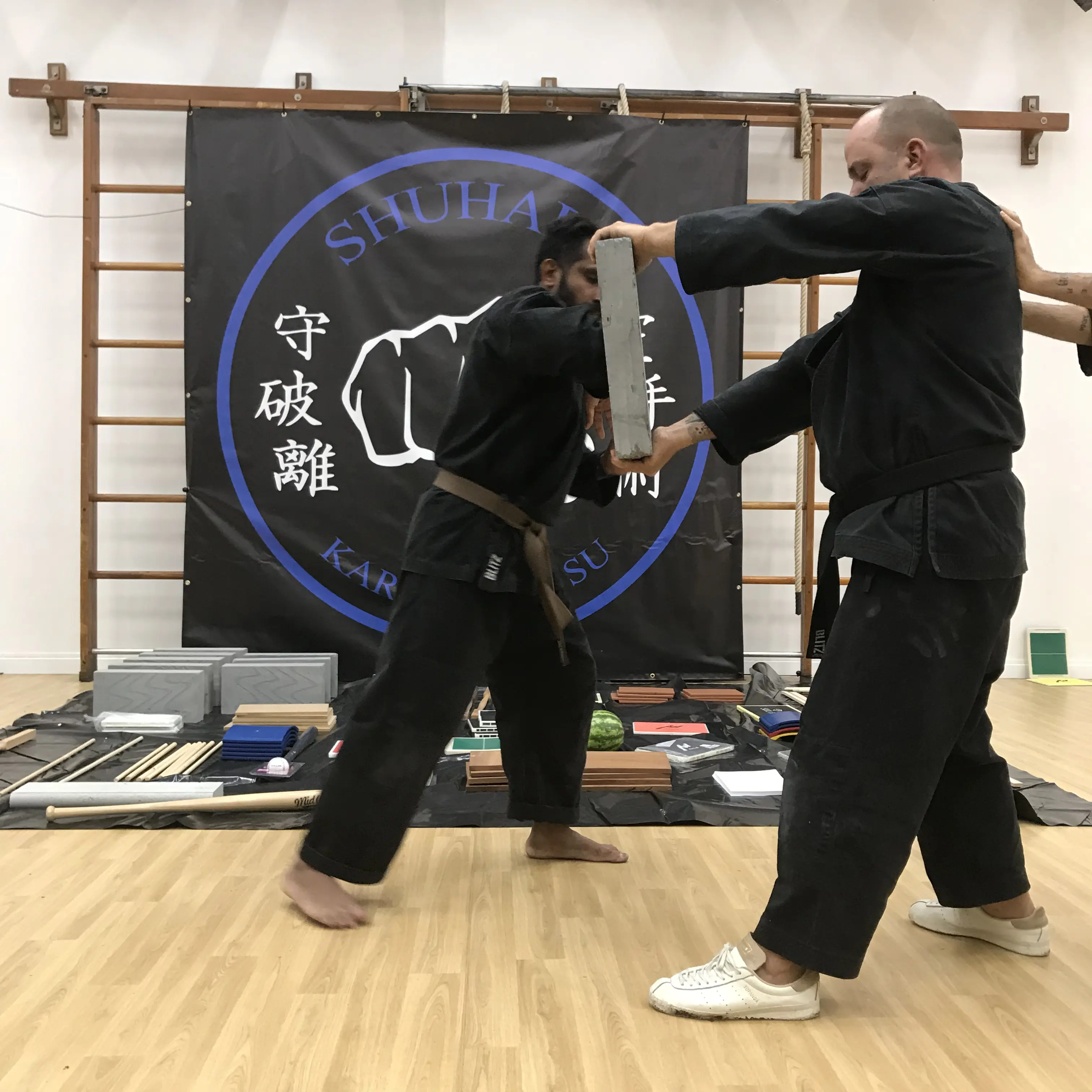 John Moses of Shuhari Self Defence Bracknell teaching karate breaking techniques (2)